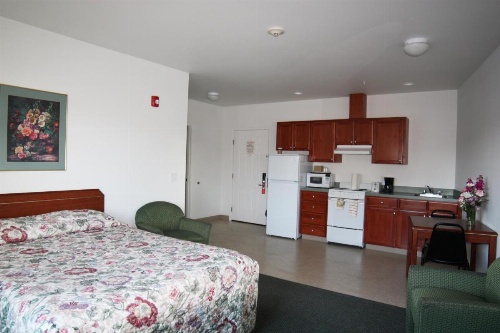 Ponderosa Motel image 22